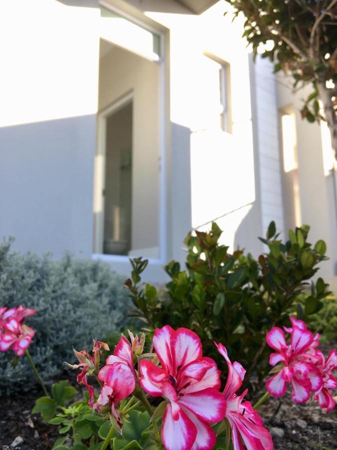 Vermont Hermanus - Views, Sunny, Right On The Sea Екстер'єр фото